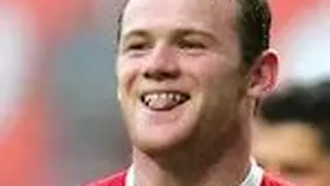 南野拓实破纪录首秀，堂安律内切神射，日本队2-0完胜加纳，弗朗西斯意外重伤成焦点